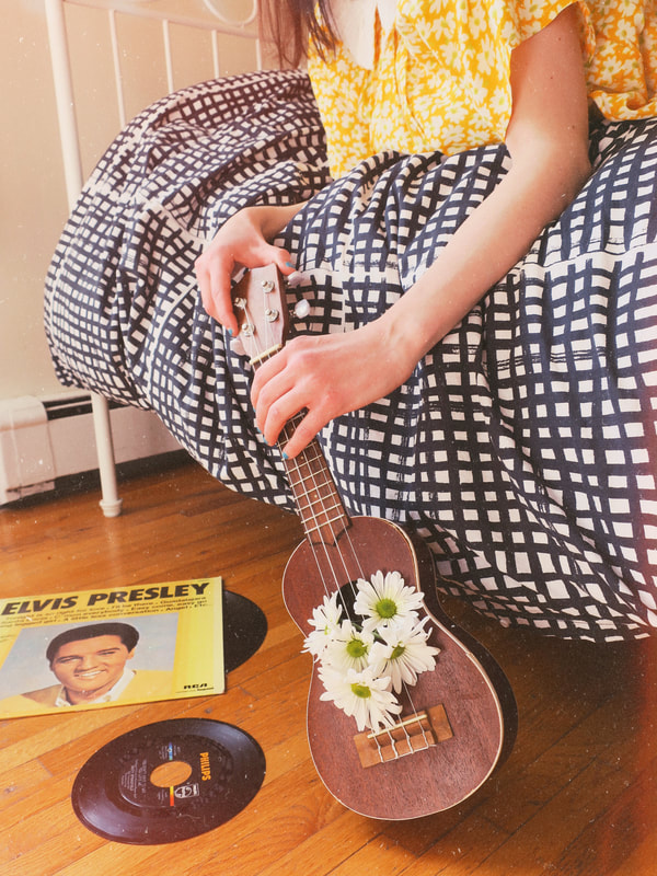 ukulele | daisies | records | vinyl | vintage aesthetic | retro aesthetic 